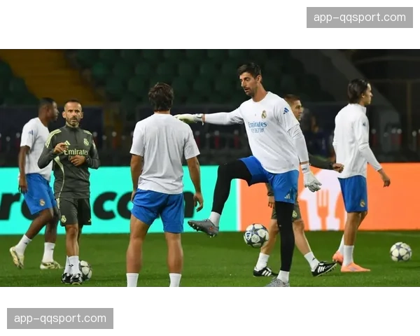 特伦特获皇马全队力挺，两堂训练课展现战术价值