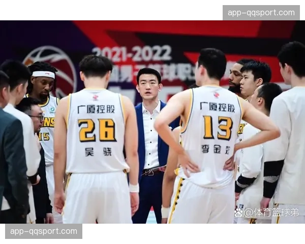 CBA第一阶段上海广厦并列榜首，山东杀进前四争冠格局呈现三强争霸