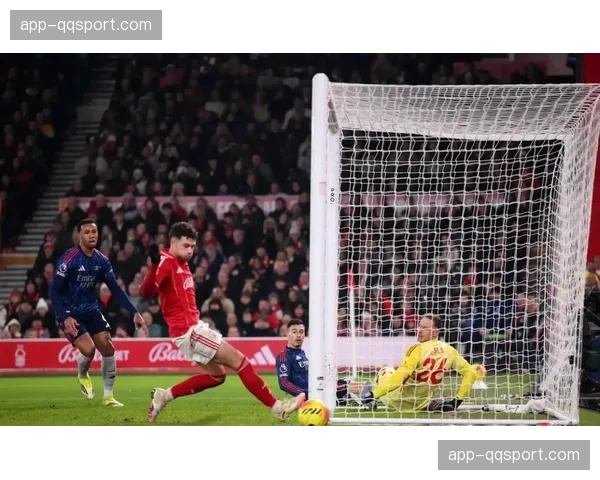 事件回顾:从争议判罚到绝杀,详解诺丁汉森林对阵埃弗顿比赛中的那个关键任意球 事件回顾:从争议判罚到绝杀,详解诺丁汉森林对阵埃弗顿比赛中的那个关键任意球