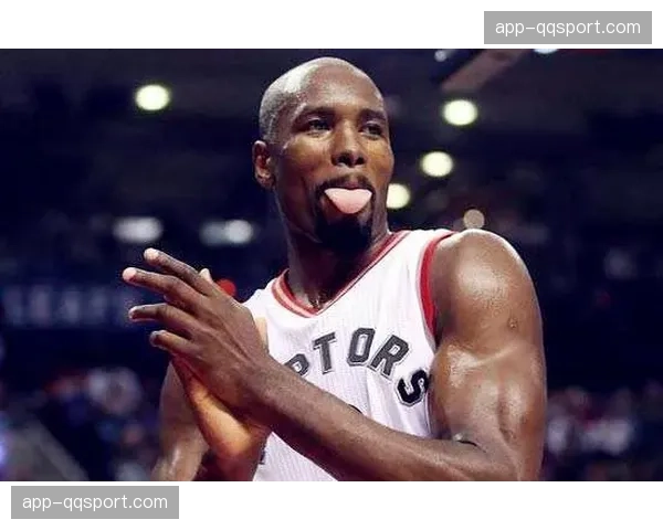 特写:老将康利更衣室白板讲解战术,其助攻失误比高居控卫榜首 特写:老将康利更衣室白板讲解战术,其助攻失误比高居控卫榜首