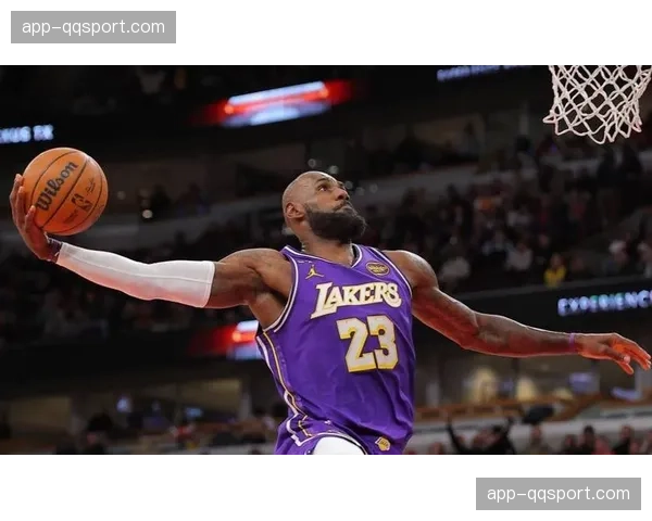 NBA关键战突然断播，詹姆斯在线怒喷技术故障